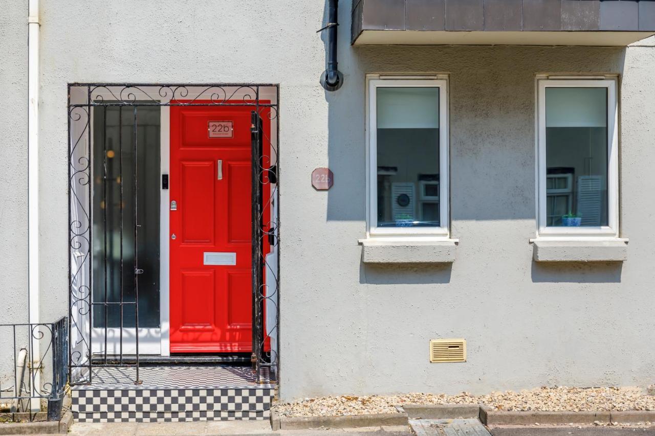 Beachside Retreat 2-Bedroom Gem With Free Private Parking & Outdoor Space Brighton Dış mekan fotoğraf