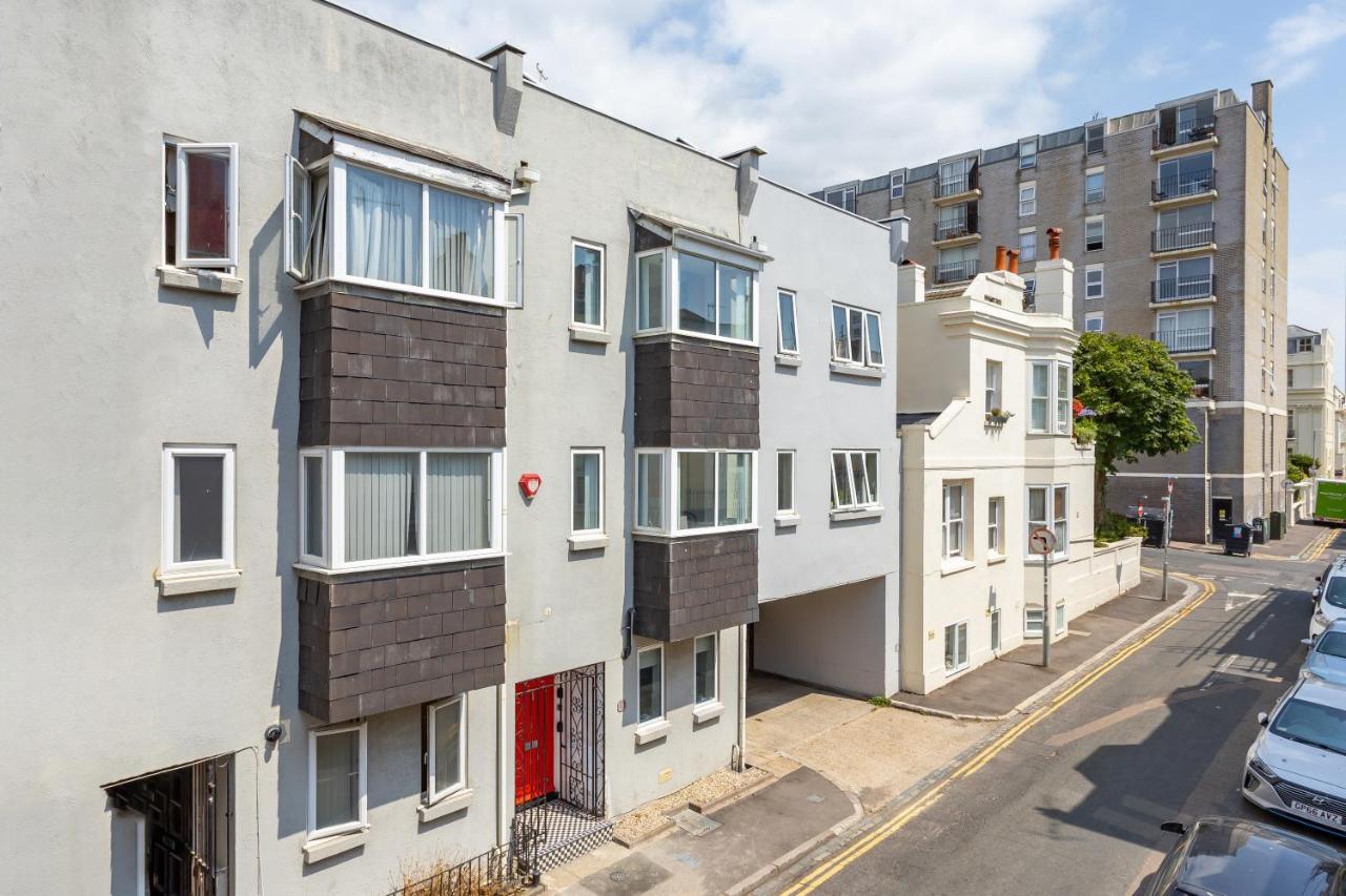 Beachside Retreat 2-Bedroom Gem With Free Private Parking & Outdoor Space Brighton Dış mekan fotoğraf